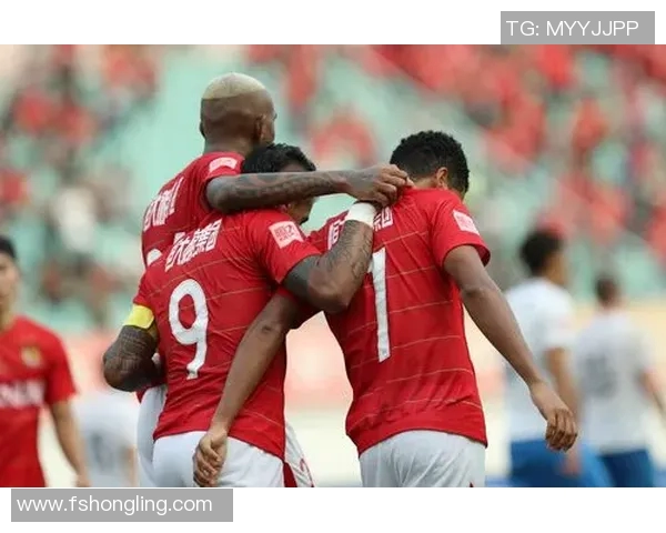 中超巅峰对决上海海港鏖战广州恒大全场精彩瞬间深度回顾