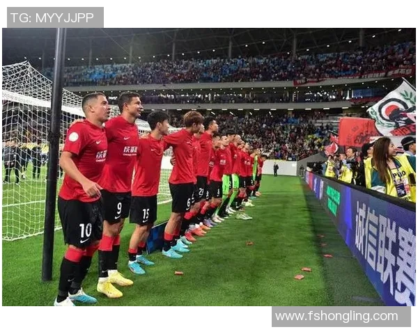 关键球员转会如何重塑足球联赛阵容及战术格局分析