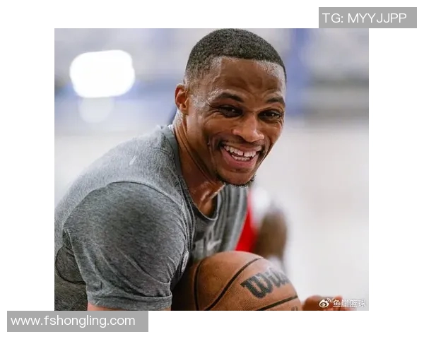 利拉德通过社媒发声回应近期争议事件，直言不讳表达立场与观点