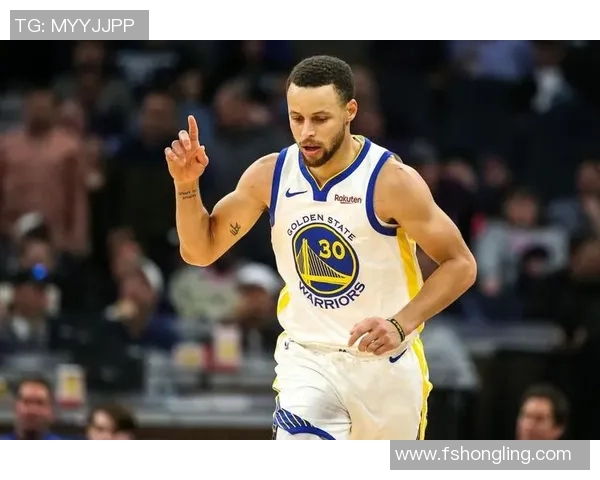 战术解析：库里如何通过精准调度掌控比赛节奏并改变战局走势